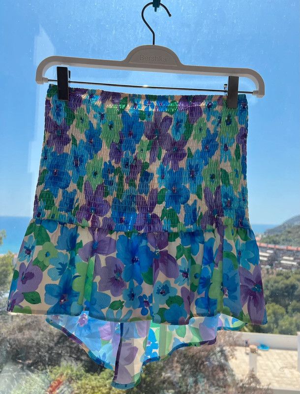 Falda con elástico, talla S nueva con su etiqueta