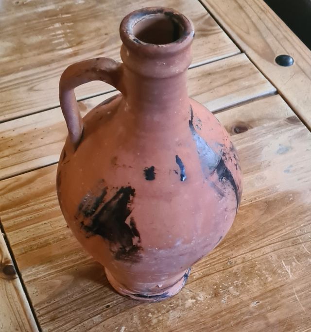 Jarrón antiguo de ceramica