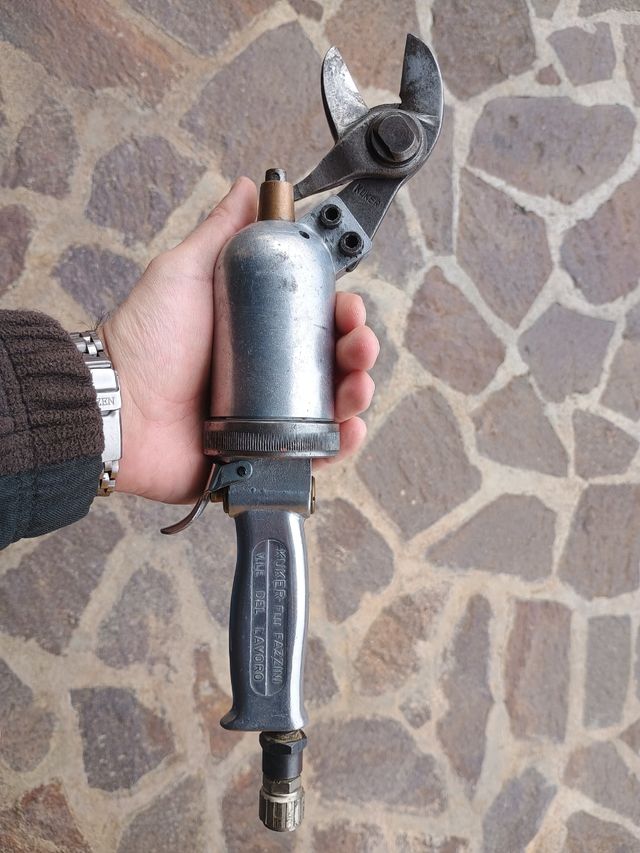 Antico attrezzo agricolo