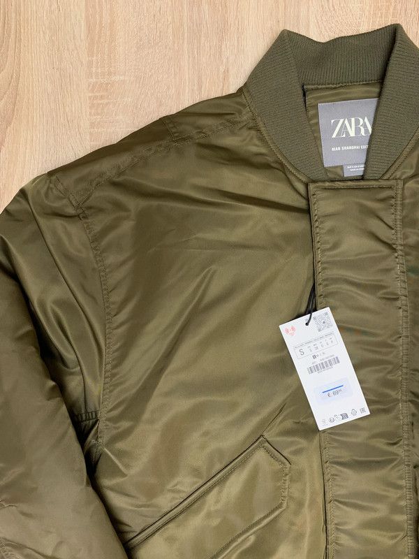 Cazadora Zara oversize verde (T. S)