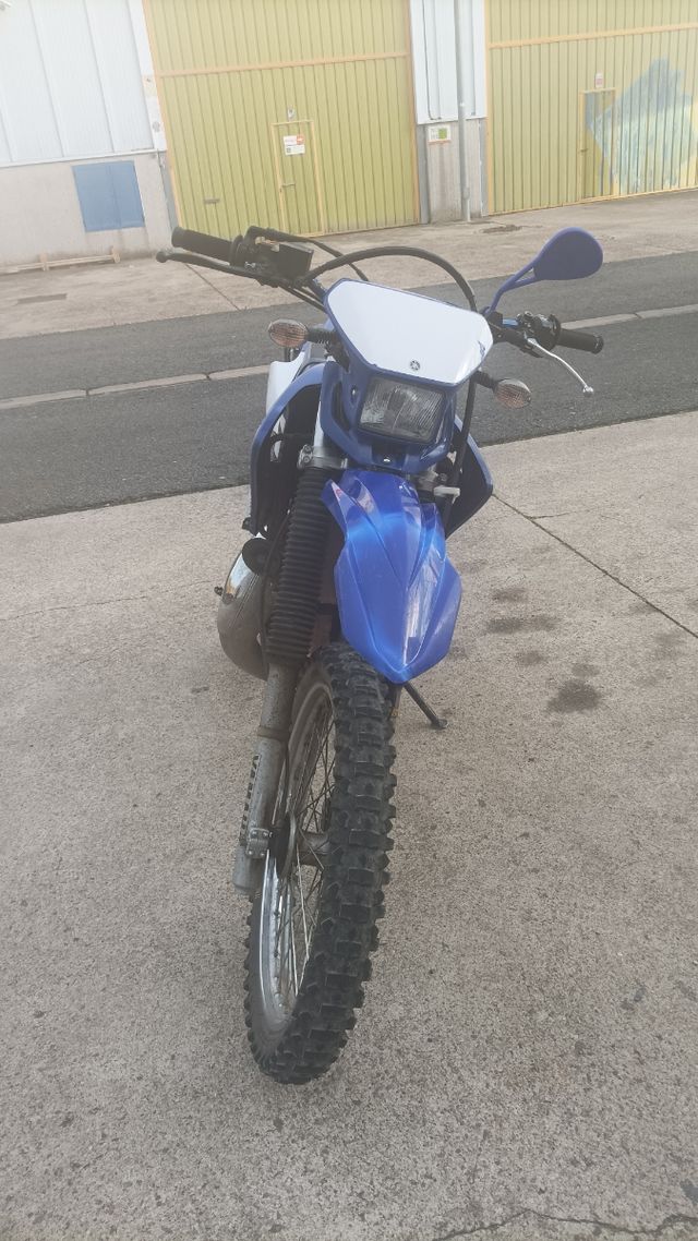 Moto Yamaha DT 125RE