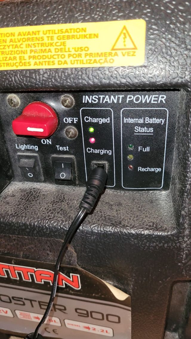 Arrancador TITAN booster 900 cambiar batería