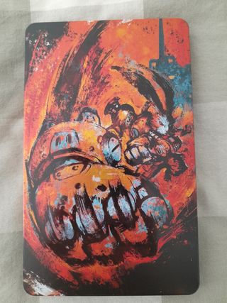 Una torcia forgiata a forma di PUGNO