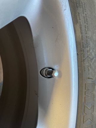 Llanta BMW X5 con neumático