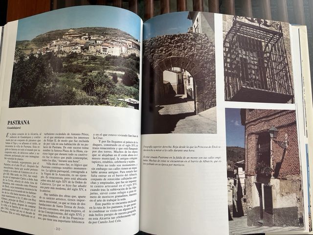 Bonito y completo libro Pueblos de España