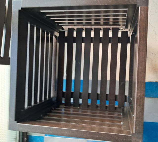 Sgabello con contenitore in legno ikea