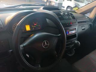 Mercedes-Benz Vito 113 2011 9 plazas