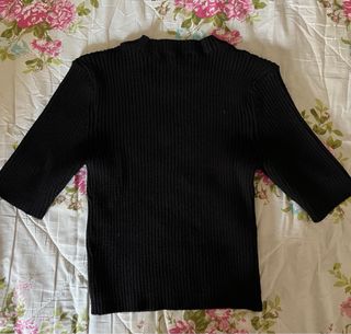 Jersey negro de media manga de zara