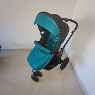 Carrinho de bebé e ovo