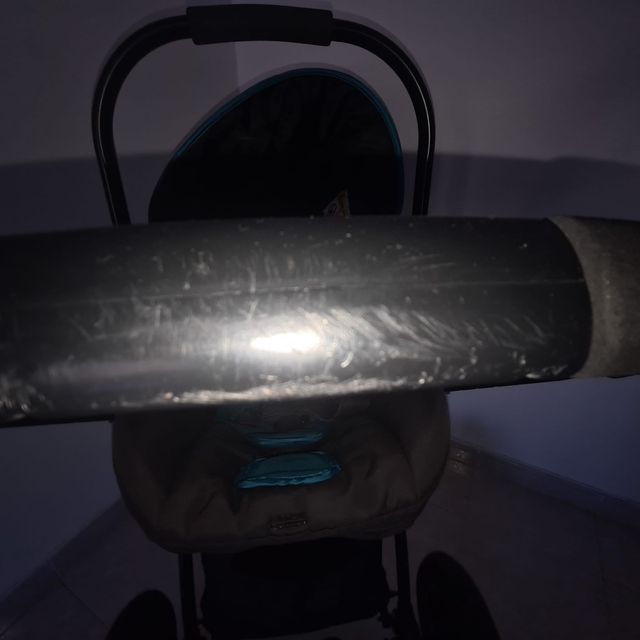 Carrinho de bebé e ovo