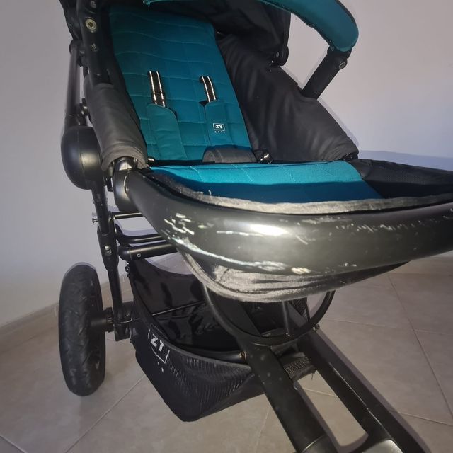 Carrinho de bebé e ovo