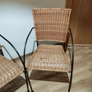 Sillas hierro y mimbre