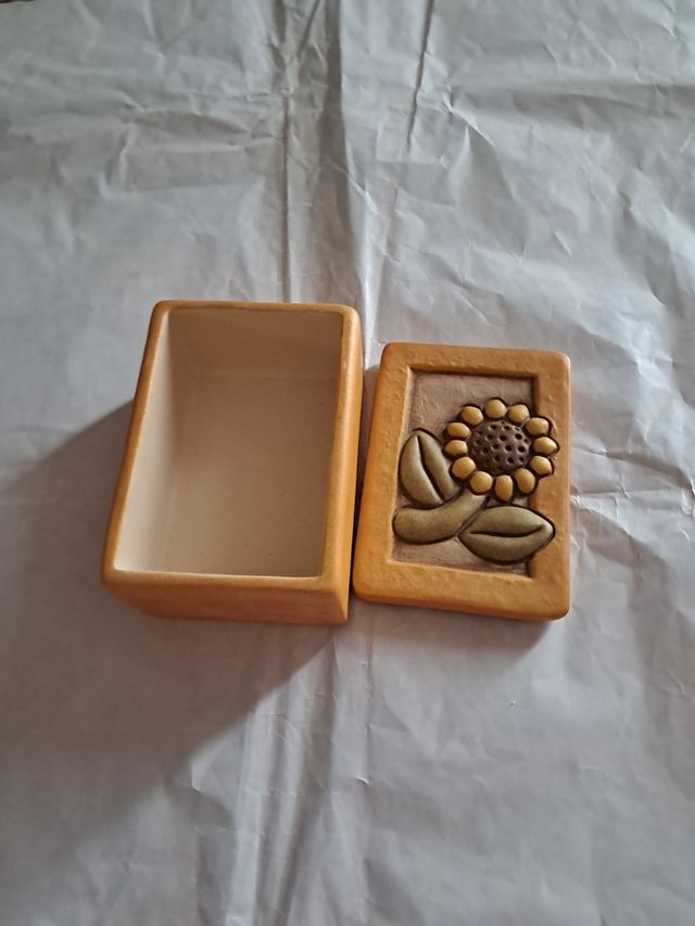 Scatola gioielli  con girasole thun