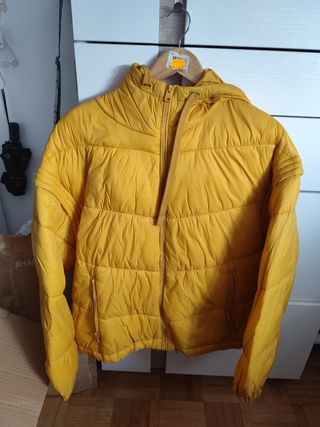 Abrigo chaleco de Zara