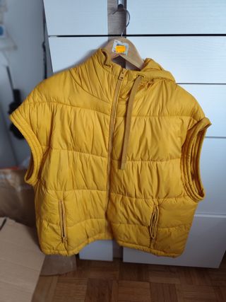 Abrigo chaleco de Zara