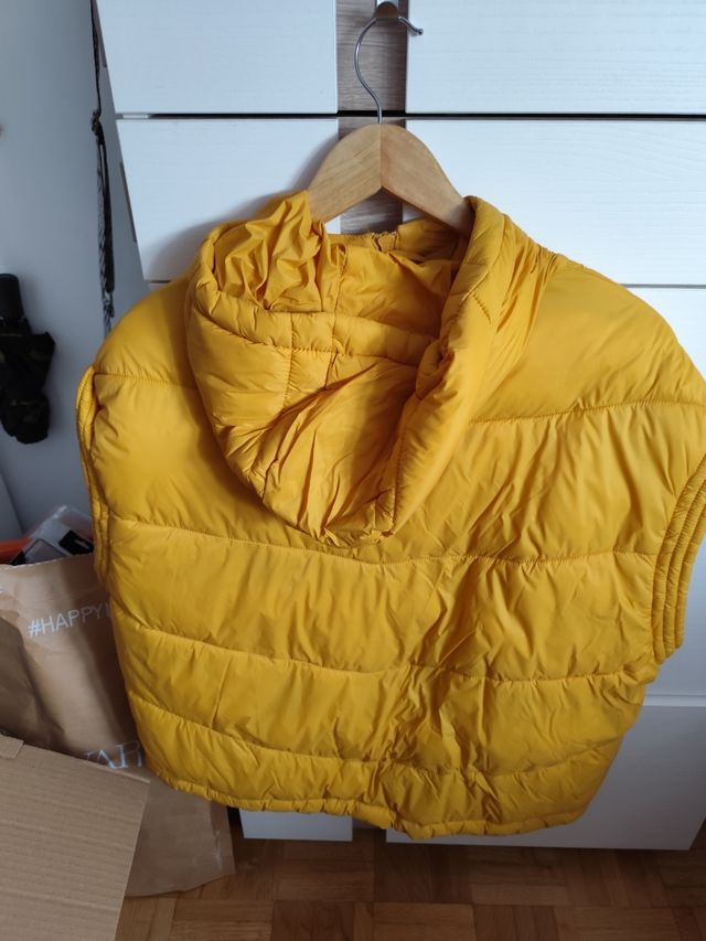 Abrigo chaleco de Zara