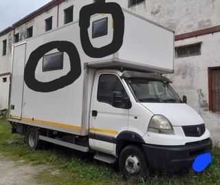 Renault trucks mascott 2005