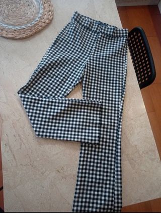 Pantalón cuadros. Zara