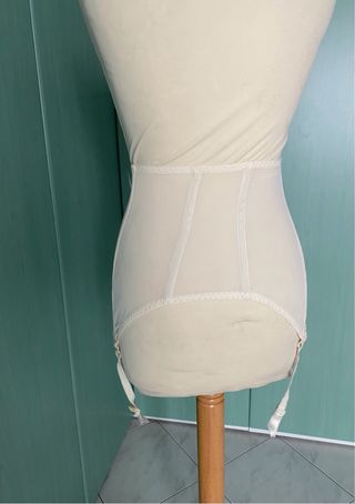 Lingerie  Vintage in pizzo con reggicalz