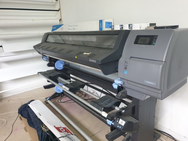 IMPRESORA Gran Formato HP 335 Latex