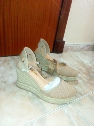 Sandalias de esparto con tacón