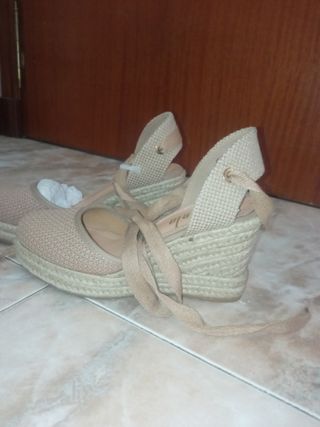 Sandalias de esparto con tacón