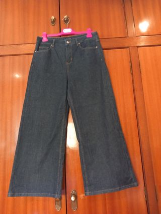 Pantalón vaquero Massimo Dutti.