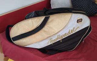 Bolsa Bullpadel palas padel dorado y negro