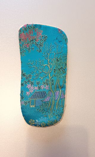 Custodia morbida per occhiali in seta turchese