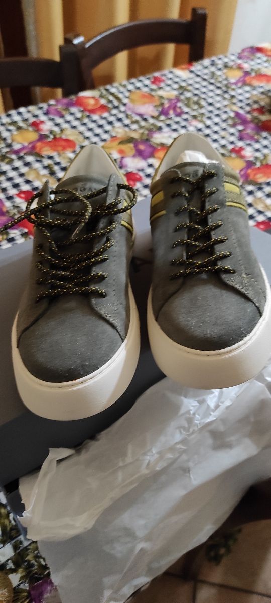 Sneakers "Hogan" nuove n.41