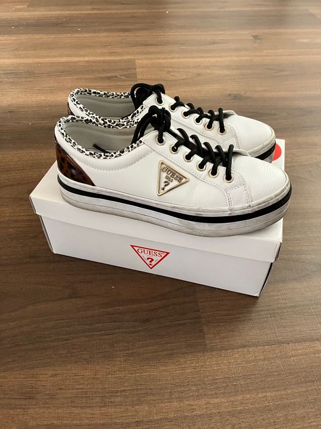 Zapatilla Guess mujer