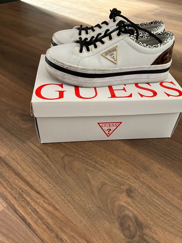 Zapatilla Guess mujer