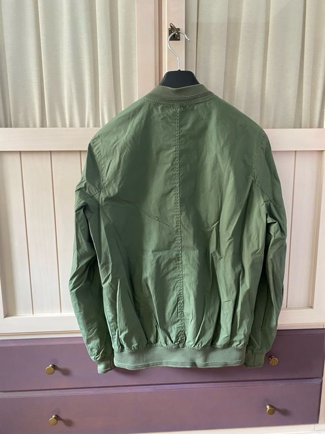 Chaqueta nueva color verde