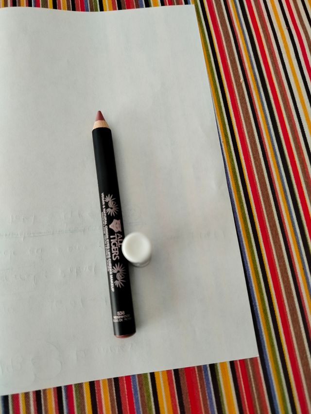 Lápiz de ojos “Widly” tono rosa madera