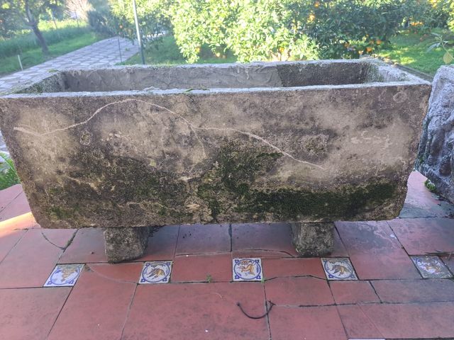 Maceta vintage hormigon tallada