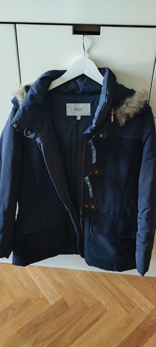 Trenca azul marino de Cortefiel