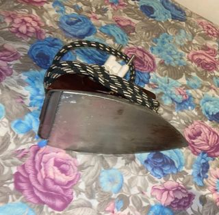 3 ferri da stiro funzionanti e accessori