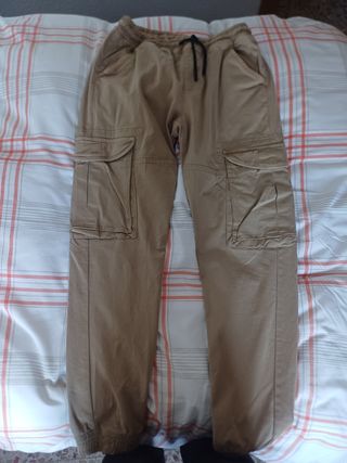 Pantalón cargo