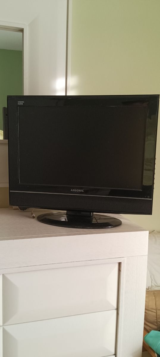 Televisor 22"