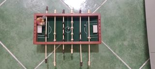 Futbolín de Madera con pelota de acero.