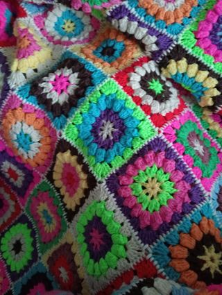 Colcha sofá granny square