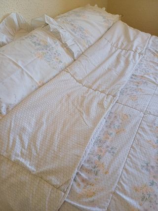 Colcha  edredón con fundas de almohadas