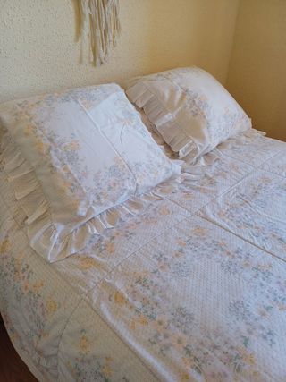 Colcha  edredón con fundas de almohadas