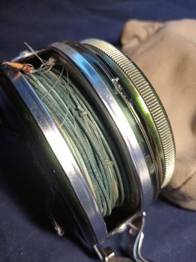 Carrete pesca antiguo