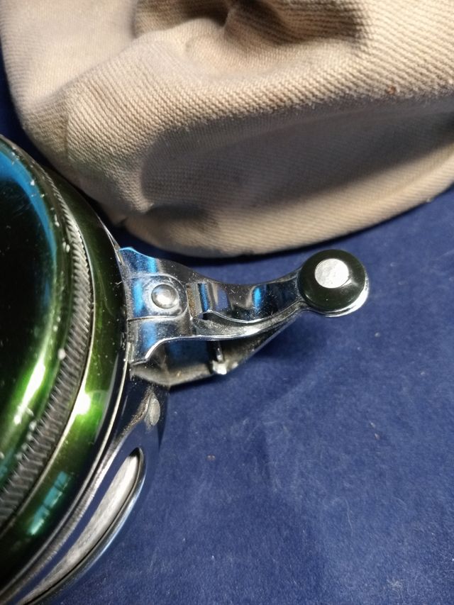 Carrete pesca antiguo