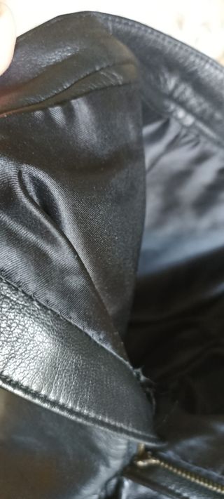 Pantalón negro de piel