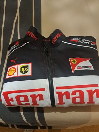 Ferrari F1. Chaqueta nueva