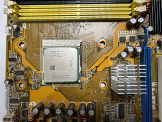 Combo ASUS M2A-VM + AMD Athlon 64 X2
