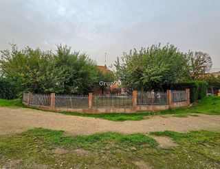 Terreno en venta en Joc de la Bola - Camps d'Esports - Ciutat Jardí - Montcada en Lleida