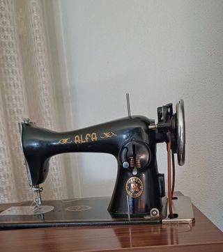 Maquina de coser antigua
